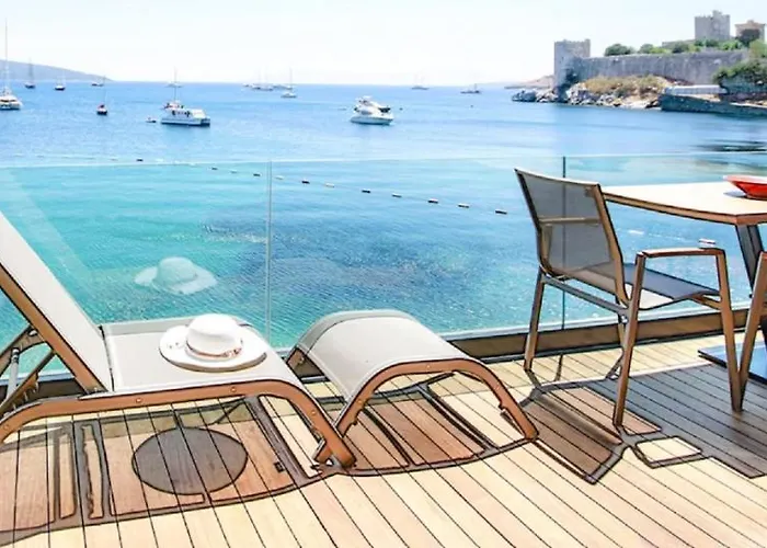 Surfer Caravan Gastro Pub Suites- Adults Only * Bodrum