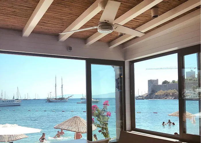 Daire Surfer Caravan Gastro Pub Suites- Adults Only Bodrum