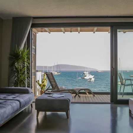 Surfer Caravan Gastro Pub Suites- Adults Only * Bodrum