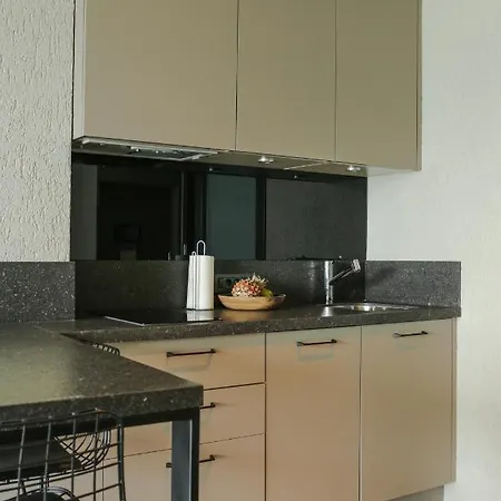 Daire Surfer Caravan Gastro Pub Suites- Adults Only