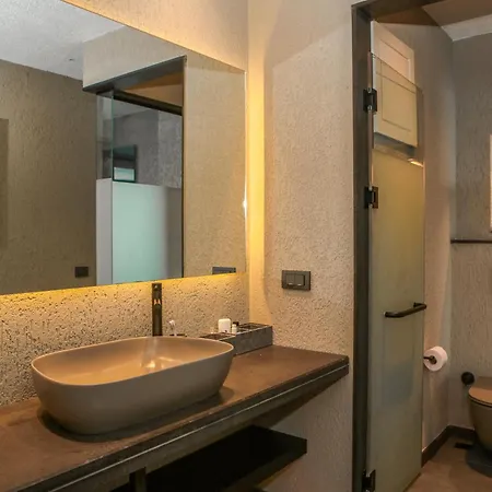 Surfer Caravan Gastro Pub Suites- Adults Only * Bodrum