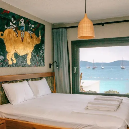 Surfer Caravan Gastro Pub Suites- Adults Only Bodrum