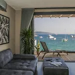 Апартаменты Surfer Caravan Gastro Pub Suites- Adults Only Бодрум