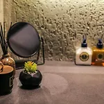 Апартаменты Surfer Caravan Gastro Pub Suites- Adults Only Бодрум