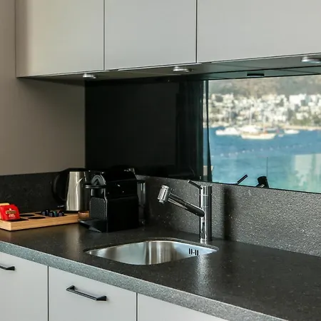 Surfer Caravan Gastro Pub Suites- Adults Only * Αλικαρνασσός