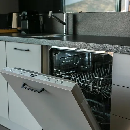 Surfer Caravan Gastro Pub Suites- Adults Only Apartment *