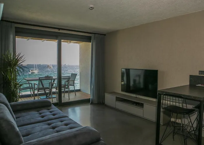 Surfer Caravan Gastro Pub Suites- Adults Only Apartament