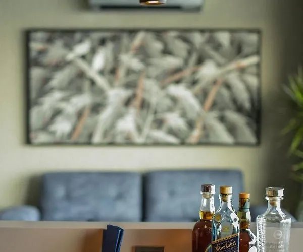 Surfer Caravan Gastro Pub Suites- Adults Only * Bodrum