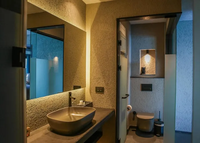 Surfer Caravan Gastro Pub Suites- Adults Only Apartment