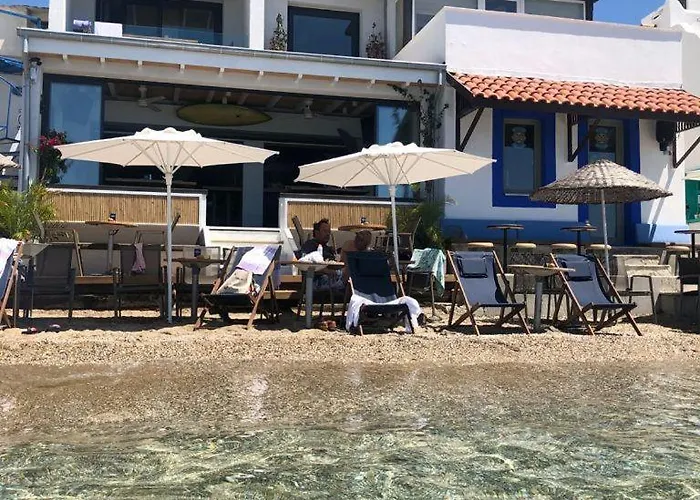 Surfer Caravan Gastro Pub Suites- Adults Only * Bodrum