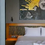 Surfer Caravan Gastro Pub Suites- Adults Only *