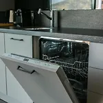 Surfer Caravan Gastro Pub Suites- Adults Only Apartment *