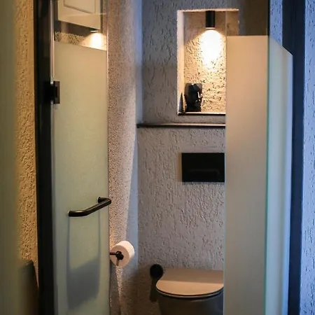 Appartamento Surfer Caravan Gastro Pub Suites- Adults Only *